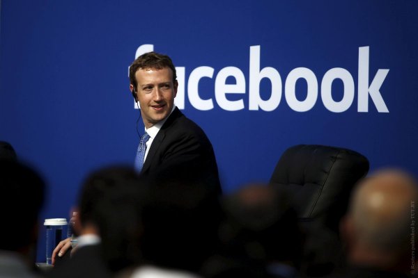 Хакер уволил Марка Цукерберга из Facebook при помощи бага - «Интернет и связь»