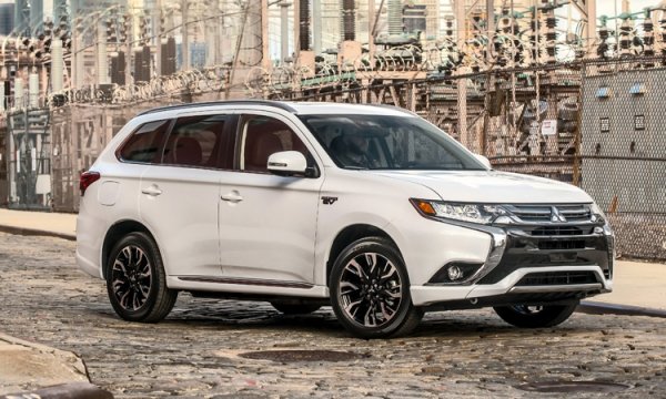 Mitsubishi Outlander PHEV 2017: кроссовер с гибридной силовой установкой - «Новости сети»