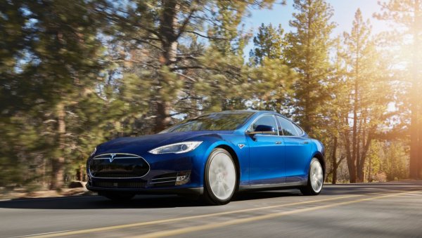Tesla без водителя: последнее обновление ПО позволяет электромобилям ехать на автопилоте - «Интернет и связь»
