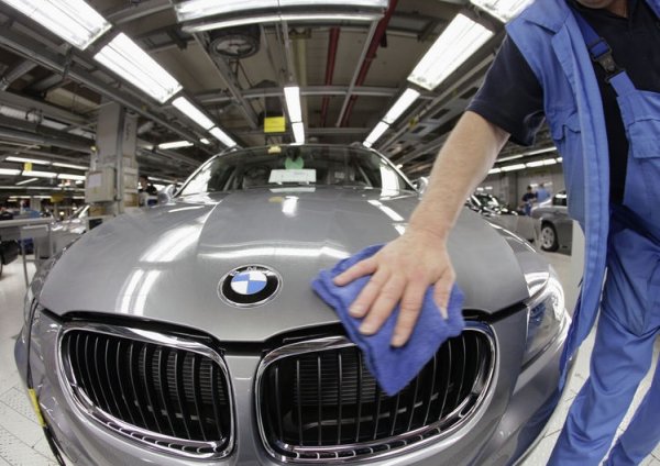 BMW остановила продажи новых «семёрок» в США из-за неисправных подушек безопасности - «Новости сети»