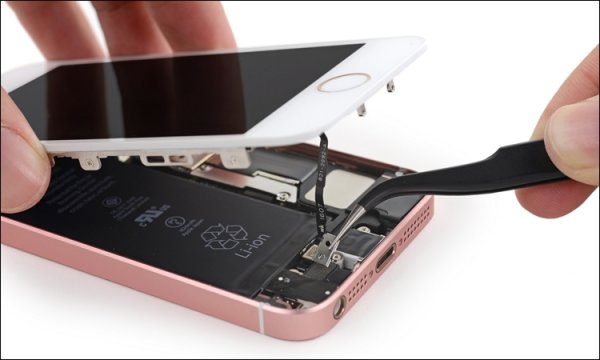 Вердикт iFixit: смартфон iPhone SE вполне ремонтопригоден - «Новости сети»