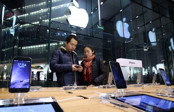 Второй раз за год Apple перестала быть самой дорогой компанией - «Новости сети»