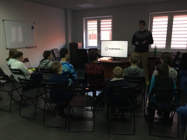 Фотофакт: более 400 школьников побывали в минских IT-компаниях - «Интернет и связь» Фотофакт: более 400 школьников побывали в минских IT-компаниях - «Интернет и связь»