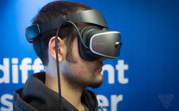 Lenovo показала VR-шлем с поддержкой Windows Holographic - «Windows»