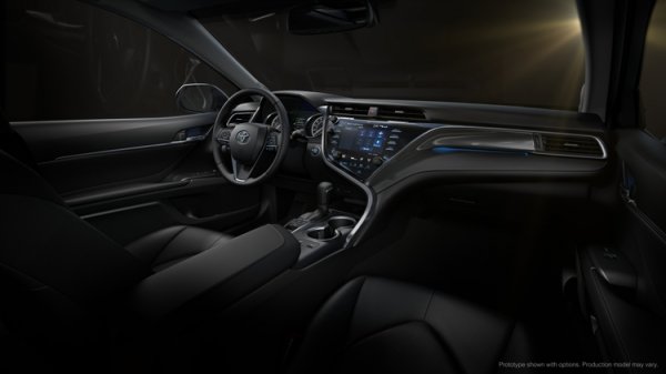 Новый седан Toyota Camry: яркий дизайн и передовые технологии - «Новости сети»