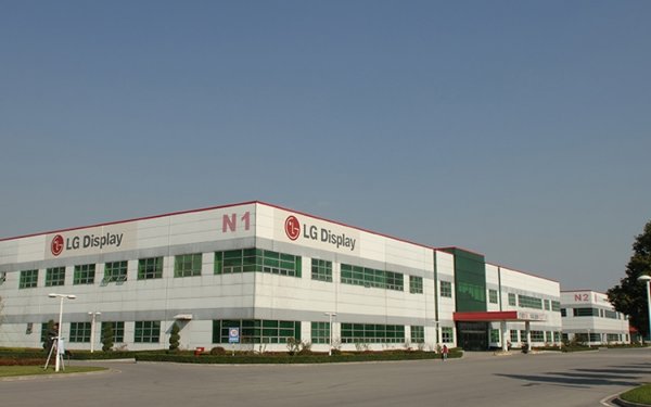 В LG создан первый в мире 5,7" дисплей формата QHD+ для смартфонов - «Новости сети»