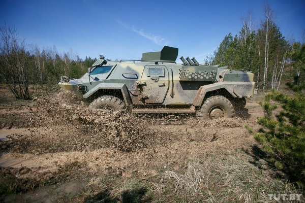 Хищник из Борисова: тест новейшего белорусского броневика, сконструированного девушкой - «Интернет и связь» Хищник из Борисова: тест новейшего белорусского броневика, сконструированного девушкой - «Интернет и связь»