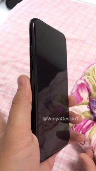 В Сети появились "живые" фотографии макета iPhone 8 с двойной камерой - «Интернет и связь»