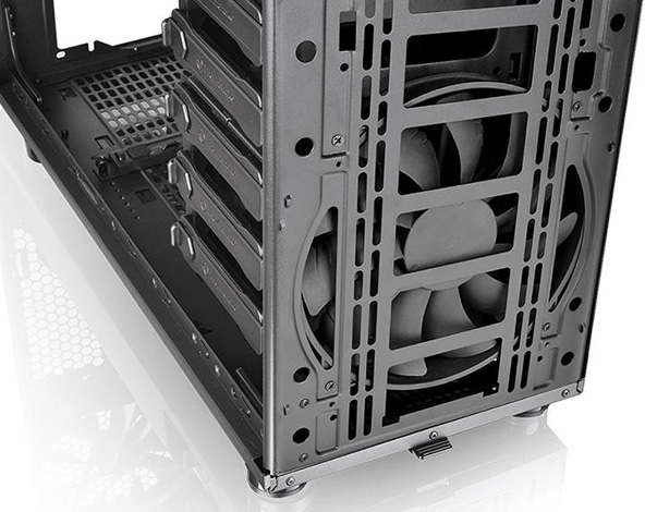 Thermaltake анонсировала корпуса Core V71 TG, Core V51 TG и Suppressor F51 TG - «Новости сети» Thermaltake анонсировала корпуса Core V71 TG, Core V51 TG и Suppressor F51 TG - «Новости сети»