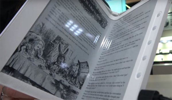 E Ink показала складной дисплей размером 10,2 дюйма по диагонали - «Новости сети»