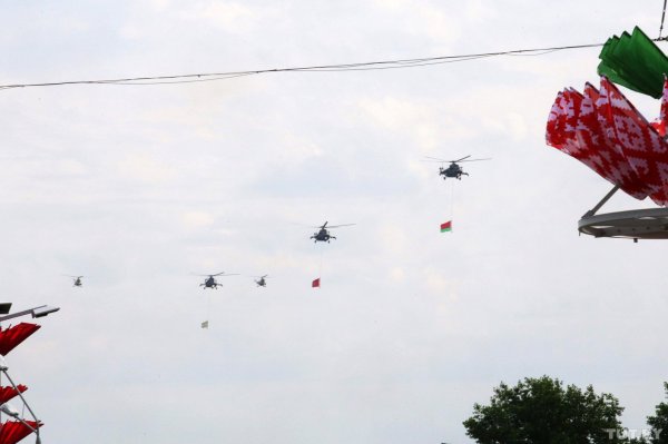 Фотофакт. Над Минском прошла репетиция воздушного парада | - «Интернет и связь»