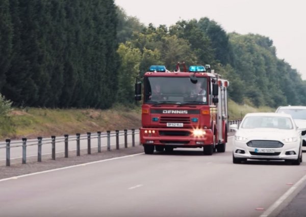 Новая система Ford поможет вовремя уступить дорогу автомобилям экстренных служб - «Новости сети»