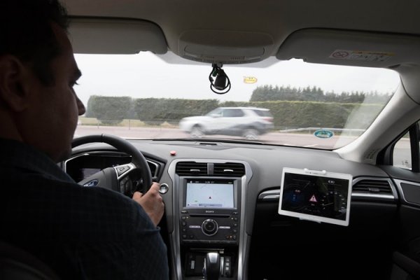 Новая система Ford поможет вовремя уступить дорогу автомобилям экстренных служб - «Новости сети»