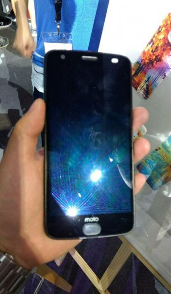 Флагманский смартфон Motorola рассекречен за день до анонса | - «Интернет и связь» Флагманский смартфон Motorola рассекречен за день до анонса | - «Интернет и связь»