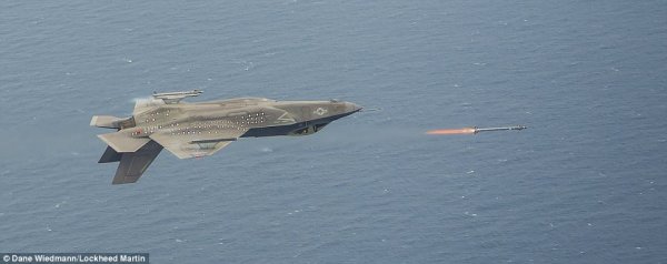 Картинка дня: сверхдорогой F-35 стреляет "вверх ногами" | - «Интернет и связь»