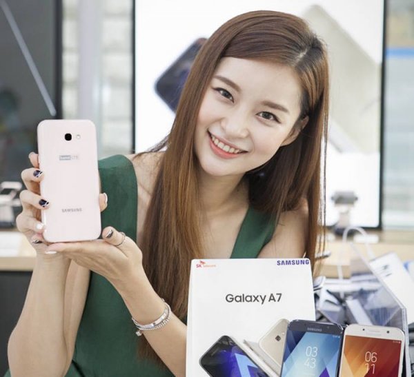 Представлен смартфон Samsung Galaxy A7 (2017) с помощником Bixby - «Новости сети»