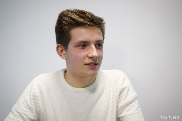 Шар вместо розетки: студент придумал "бесконечное" зарядное и продает его по всему миру | - «Интернет и связь»