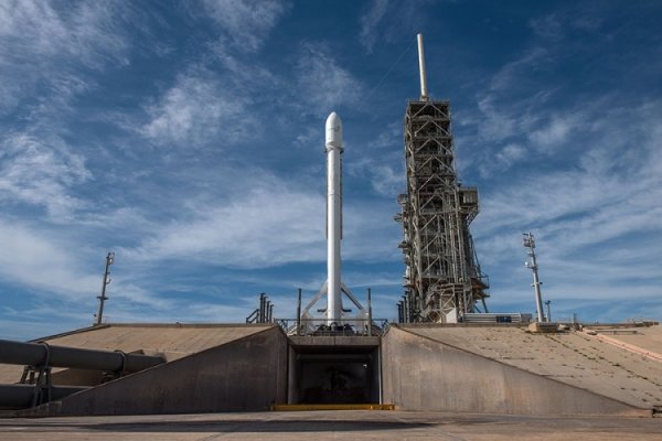 SpaceX запустила третью ракету Falcon 9 за две недели - «Новости сети»