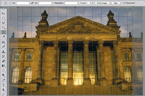 Как обрезать фото в Фотошопе