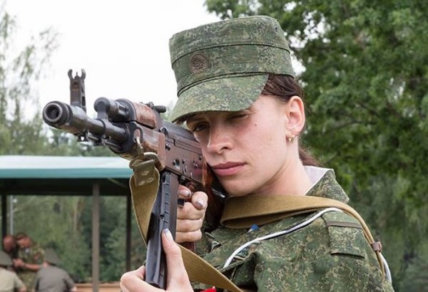 Девушка из белорусского спецназа стала лучшей на соревнованиях по стрельбе из АК | - «Интернет и связь»