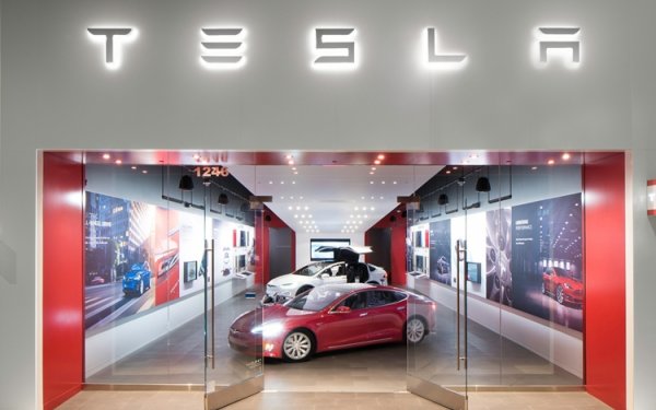 Электрические грузовики Tesla будут иметь запас хода почти в 500 км - «Новости сети»
