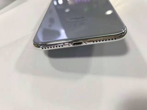 Фото макета iPhone 7s подтверждает стеклянную тыльную панель - «Новости сети»