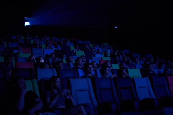 Фотофакт. В минских кинотеатрах до 5 утра смотрели финал Dota 2 | - «Интернет и связь» Фотофакт. В минских кинотеатрах до 5 утра смотрели финал Dota 2 | - «Интернет и связь»