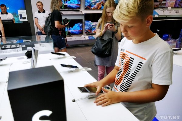 От чехлов до дорогих телевизоров: в Минске открылся фирменный магазин Samsung | - «Интернет и связь» От чехлов до дорогих телевизоров: в Минске открылся фирменный магазин Samsung | - «Интернет и связь»