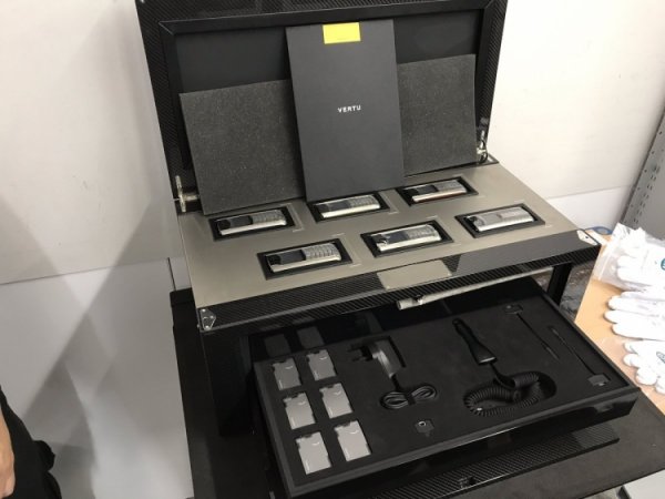 Разорившаяся Vertu распродаёт свои премиум-телефоны - «Новости сети»