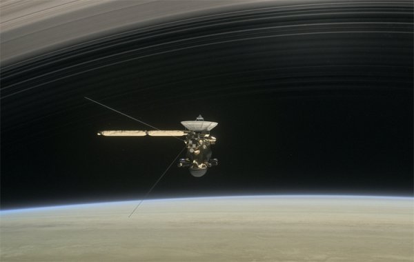 Станция Cassini приступает к заключительным облётам Сатурна - «Новости сети»