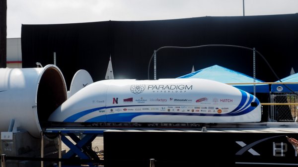 Студенты разогнали прототип Hyperloop до 324 километров в час | - «Интернет и связь» Студенты разогнали прототип Hyperloop до 324 километров в час | - «Интернет и связь»