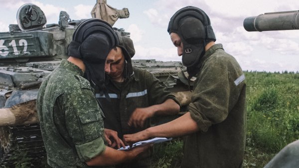 Танкисты ответили трактористу: гигантский логотип World of Tanks появился под Борисовом | - «Интернет и связь» Танкисты ответили трактористу: гигантский логотип World of Tanks появился под Борисовом | - «Интернет и связь»