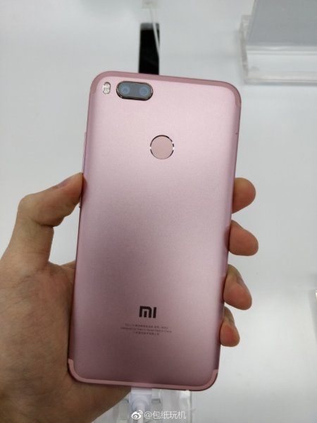 Xiaomi представила металлический смартфон с двойной камерой за 220 долларов | - «Интернет и связь»