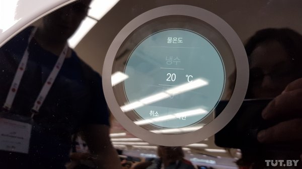 Здесь можно купить телевизор и сделать маникюр. Как выглядит фирменный магазин LG в Корее | - «Интернет и связь»