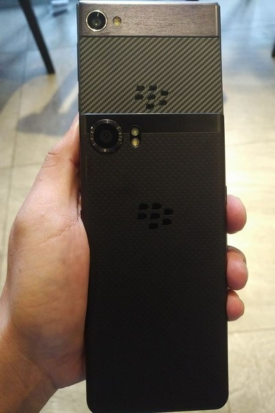 Смартфон BlackBerry Krypton замечен на изображениях - «Новости сети» Смартфон BlackBerry Krypton замечен на изображениях - «Новости сети»