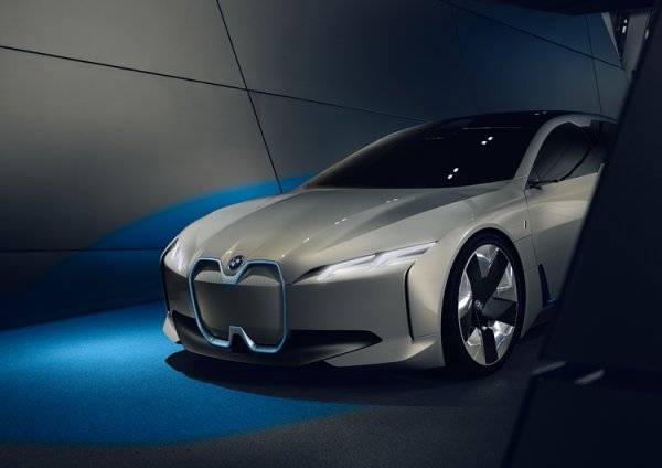 BMW i Vision Dynamics: взгляд в недалёкое будущее электромобилей - «Новости сети»