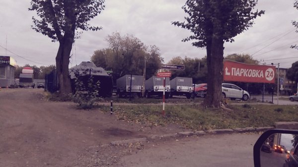 Фотофакт. В Перми на парковке оставили бронетранспортер | - «Интернет и связь» Фотофакт. В Перми на парковке оставили бронетранспортер | - «Интернет и связь»