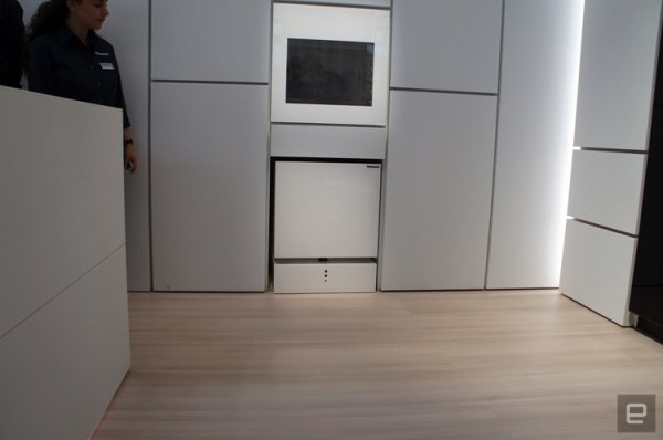 IFA 2017: робот-холодильник Panasonic с голосовым управлением - «Новости сети»