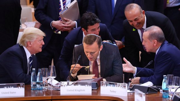 Навальный с "Дошираком" стал интернет-мемом | - «Интернет и связь»