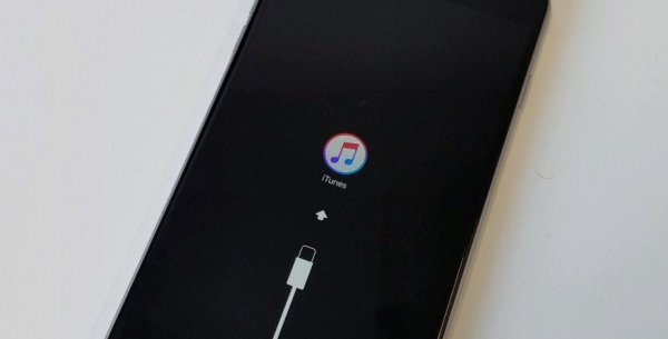 Обновление через iTunes превращает iPhone в "кирпичи"  - «Интернет и связь»