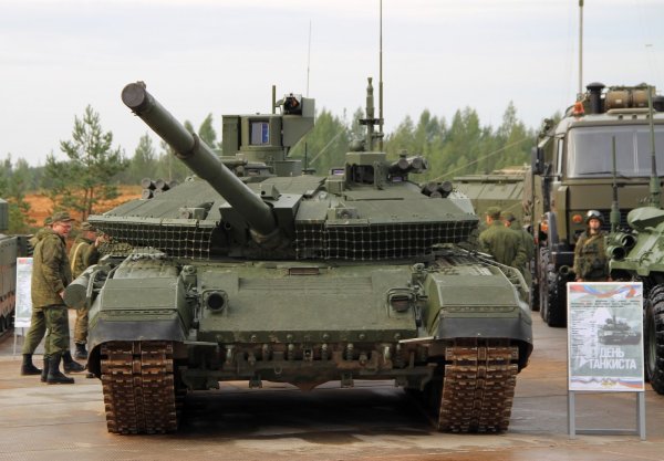 В России показали новейшие танки Т-90М и Т-80БВМ  - «Интернет и связь»