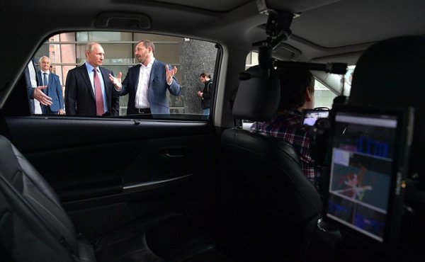 «Яндекс» показал Владимиру Путину прототип робомобиля - «Новости сети»