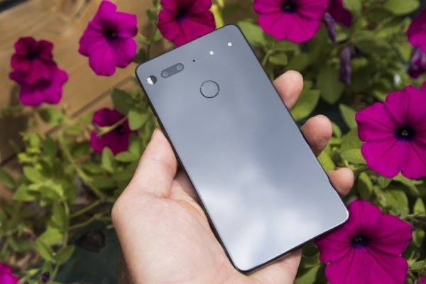 Цена Essential Phone снизилась на $200 - «Новости сети»