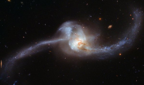 Фото дня: галактическое слияние - «Новости сети»