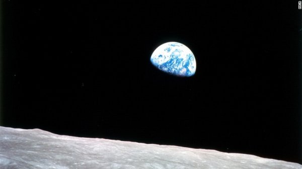 "Мы видели, она круглая": астронавты попытались убедить рэпера, что Земля не плоская  - «Интернет и связь»