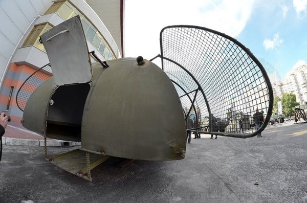 На выставке вооружений в Украине показали странный бронетрактор | - «Интернет и связь» На выставке вооружений в Украине показали странный бронетрактор | - «Интернет и связь»