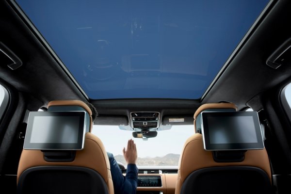 Range Rover Sport P400e: первый гибрид марки с возможностью зарядки от электросети - «Новости сети»