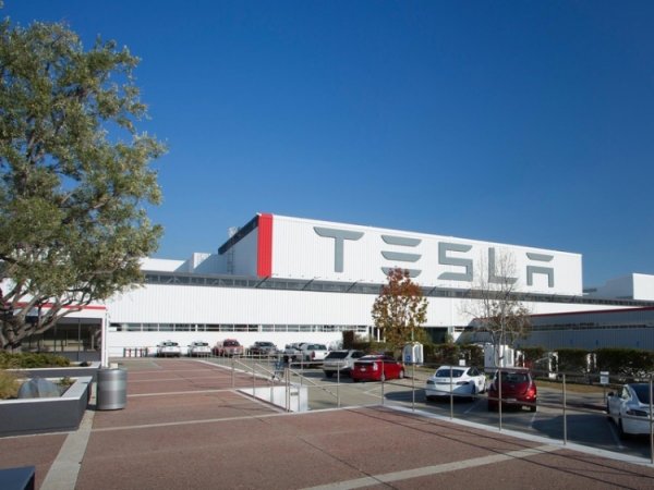 Tesla уволила 400 человек за неделю - «Новости сети» Tesla уволила 400 человек за неделю - «Новости сети»