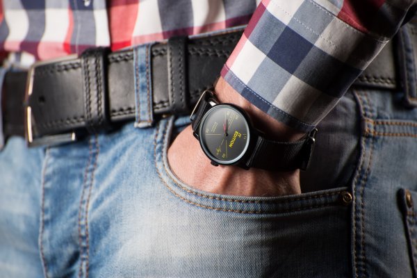 Вдохновлены Apple: в Минске представили механические "IT-часы" | - «Интернет и связь» Вдохновлены Apple: в Минске представили механические "IT-часы" | - «Интернет и связь»