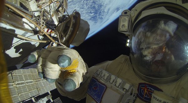Видео дня: первая в истории панорамная видеозапись из открытого космоса - «Новости сети»